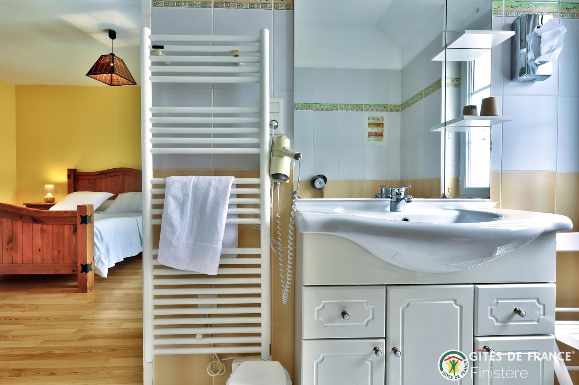 La Cle Des Champs Des Abers Bed and Breakfast Saint-Pabu  Exteriör bild